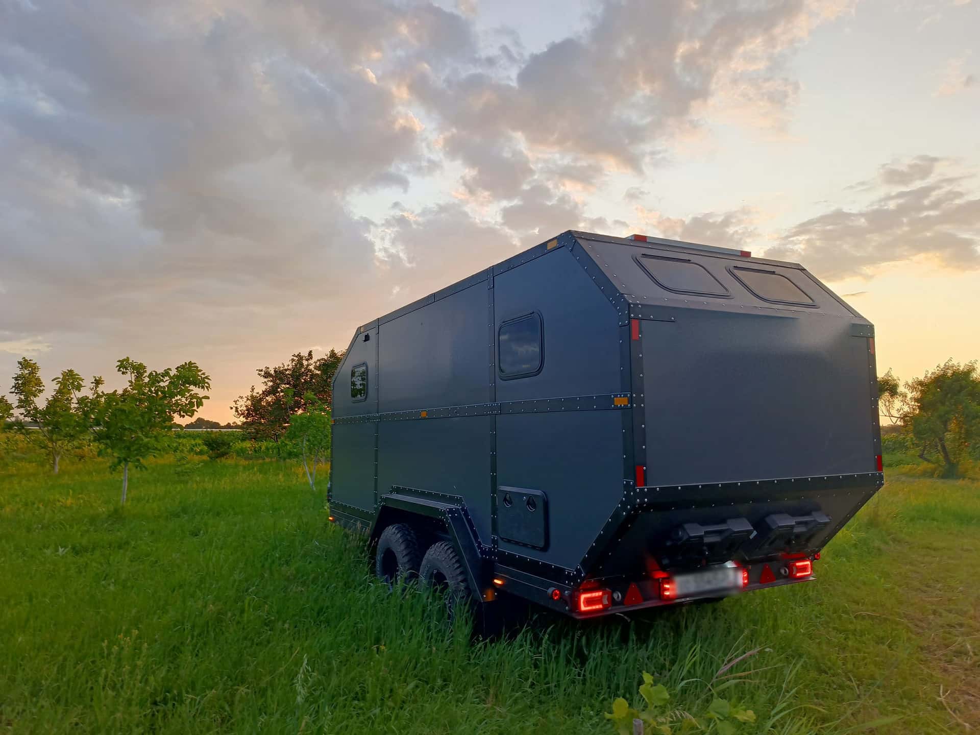 B-6000 на закате
